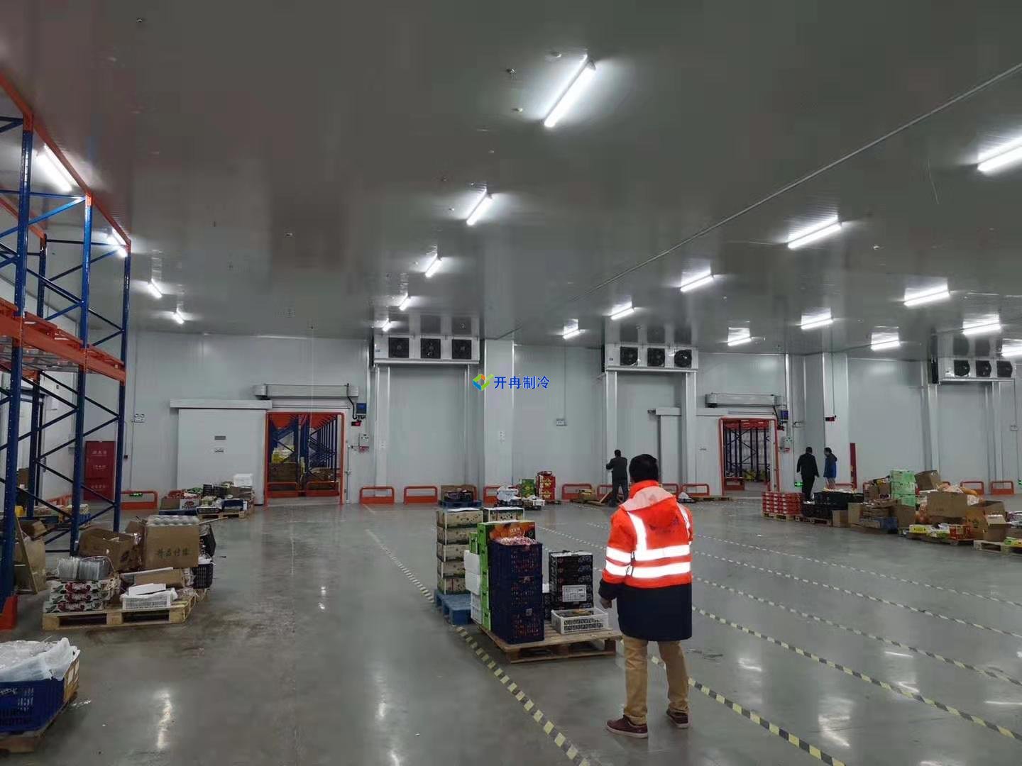 2300平的冷凍庫(kù)工程,包含所選擇的制冷設(shè)備多少錢
